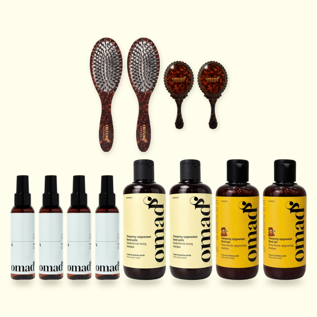 Double du coffret Le grand soin à partager : 4 sprays éclaircissants, 2 shampoings Blond Vanille, 2 shampoings Blond Miel, 2 brosses en poils de sanglier et 2 miroirs de poche