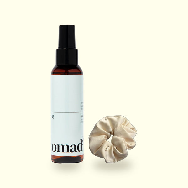 Duo Blond Iconique : le spray éclaircissant et le chouchou OMAD'S
