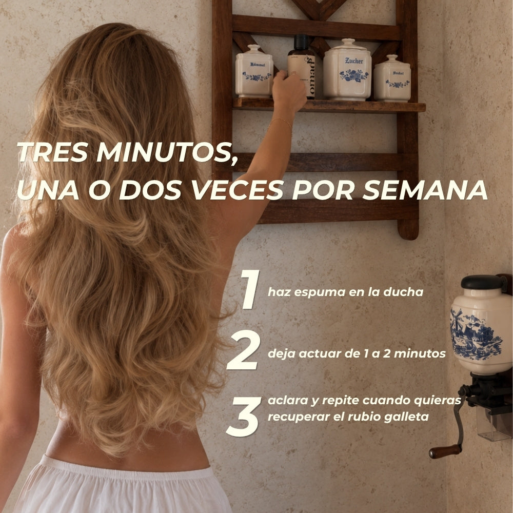 Rutina en 3 pasos del champú Blond Biscuit: haz espuma en la ducha, deja actuar de 1 a 2 minutos, aclara