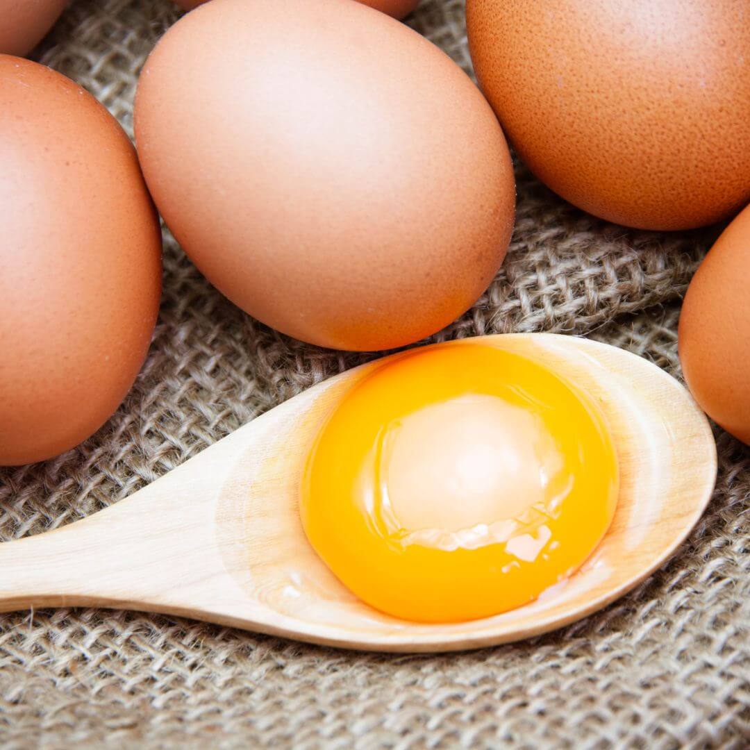 Il tuorlo d'uovo: il trucco della nonna per dare una spinta ai capelli! - Omad
